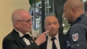 «Vous m’avez frappé»: une dispute éclate entre le délégué général du Festival de Cannes et un policier (vidéo)