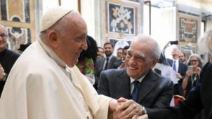 Martin Scorsese rencontre le pape François et lui parle de son prochain film (photos)