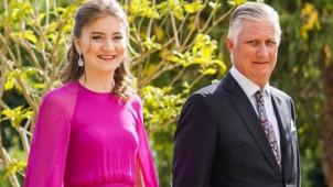 Marque belge, couleur audacieuse : la robe de la princesse Elisabeth fait sensation en Jordanie
