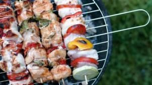 Barbecue : pourquoi vous ne devez pas piquer vos saucisses avant de les cuire