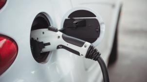 Pourquoi ce pays renonce à une taxe au kilomètre pour les voitures électriques ?