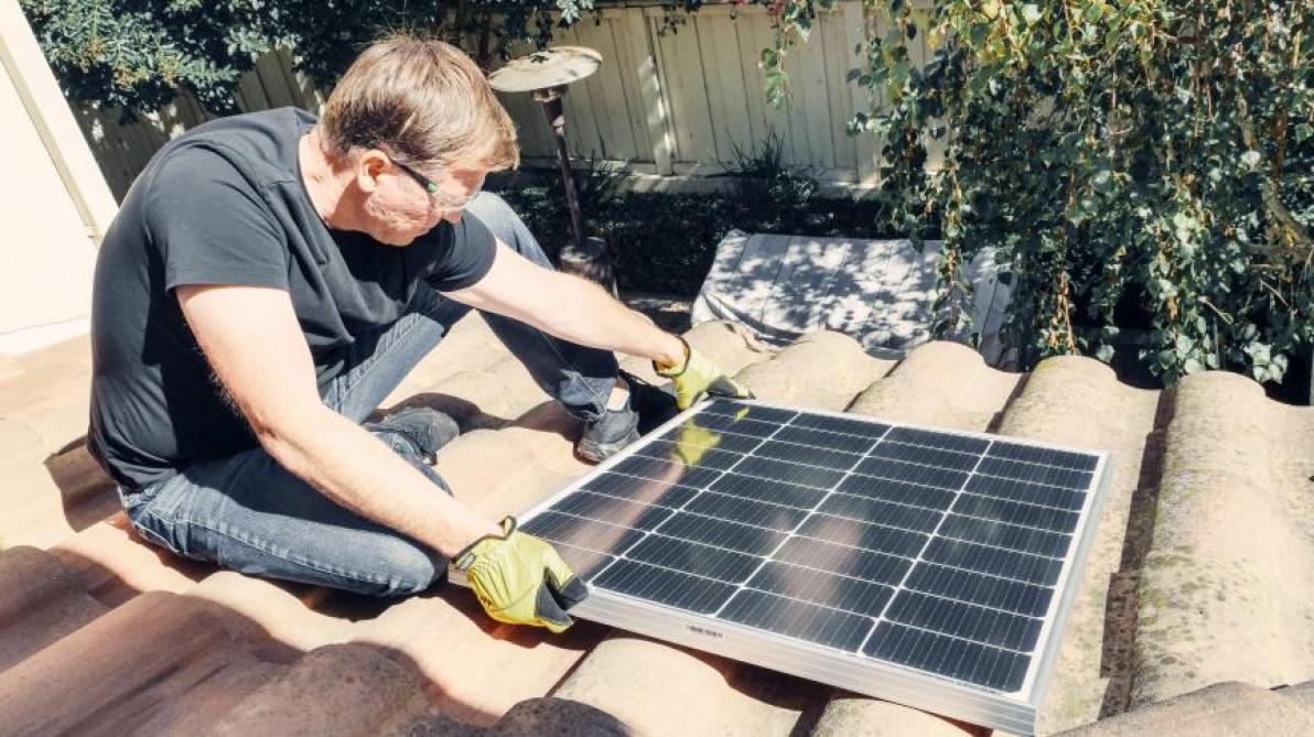 Installer des panneaux solaires soi-même : Mode d'emploi - Conseils  Thermiques