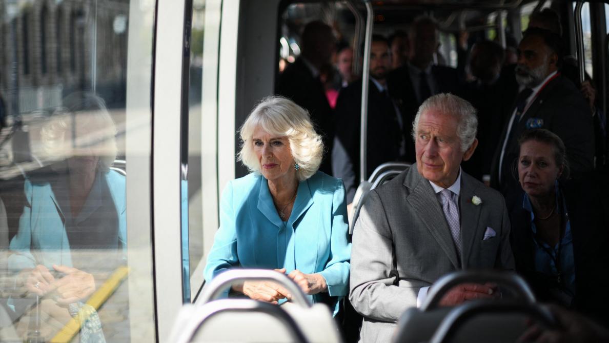 Charles III et Camilla ont pris le tramway à Bordeaux (photos)