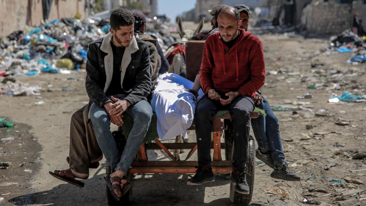 Bain de sang autour d’un convoi humanitaire à Gaza : les condamnations internationales se multiplient