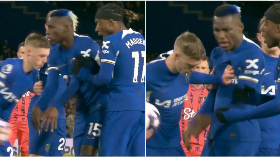 Premier League : trois joueurs de Chelsea s’embrouillent pour tirer un penalty face à Everton (vidéos)