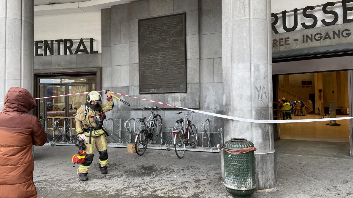 Bruxelles : plusieurs entrées de la gare Centrale fermées, les pompiers sont sur place (photos)