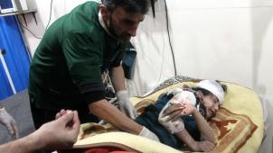 Un hôpital à Alep après une frappe aérienne russe, en décembre dernier. Depuis près de trois semaines, la partie de la ville aux mains des rebelles est encerclée par les forces du régime ©Ahmed Hasan Ubeyd/Anadolu Agency