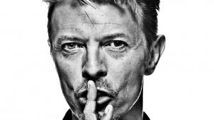 A l’issue de la représentation, seule reste une photo géante de Bowie. © Gavien Evans