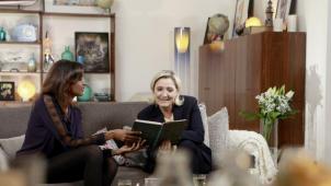 En octobre dernier, l’invitation de Karine Lemarchand à Marine Le Pen pour son émission «
Une ambition intime
» a suscité de nombreuses critiques. ©M6.