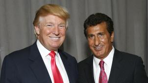 Le 19 septembre 2007, Donald Trump et Tevfik Arif inaugurent ensemble le projet immobilier «
Trump Soho
». © Getty Images.