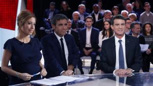 Manuel Valls était interrogé par Léa Salamé et David Pujadas. © AFP / Patrick Kovarik.