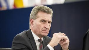 Le commissaire Oettinger va passer un mauvais moment ce lundi au Parlement européen lorsqu’il répondra aux questions des eurodéputés. © Reporters.