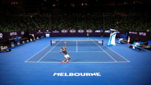 L’Open d’Australie devrait apporter quelques réponses aux questions de ce début de saison. Ainsi Federer, qui n’a plus triomphé en Grand Chelem depuis Wimbledon 2012, peut-il enlever son 18
e
 titre majeur
? © Reuters.