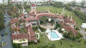 Multipliant coups bas, ruses et menaces, Trump a fait de Mar-a-Lago une résidence familiale de rêve, et un club privé très rentable. © Photo News.