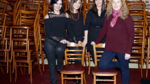 Natalia, Veronica, Magali et Marsolol. Les quatre conteuses,  chanteuses, danseuses qui forment Ialma.