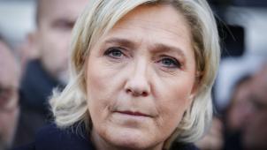 Marine Le Pen reste toujours en tête des intentions de vote, dans les sondages pour le premier tour de la présidentielle. Mais elle est toujours donnée battue au second... © Photo News