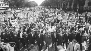 Le 28 août 63, 250.000 citoyens de toutes «
races
» convergent vers le Lincoln Memorial, à Washington, pour protester contre les discriminations raciales et économiques. © AFP.