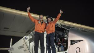 Le 26 juillet dernier, Solar Impulse bouclait son tour du monde en se posant sur l’aéroport d’Abu Dhabi. © Reporters.