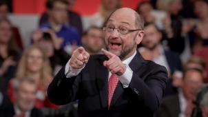 Martin Schulz peut pavoiser
: il a été plébiscité par son parti, dimanche à Berlin, pour mener la campagne contre Angela Merkel.