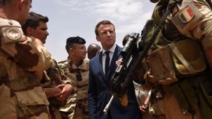 Emmanuel Macron au Mali © AFP