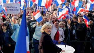Emmanuel Macron se propose d’épuiser le vote de rejet qui a bénéficié à Marine Le Pen et au FN en donnant « une place à chacun » et assurant « la sécurité de tous ». Le chercheur Jean-Yves Camus souligne qu’il lui « restera à régler la question de l’insécurité culturelle ». © Reuters.