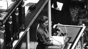 Nommée ministre de la Santé, Simone Veil donne un discours marquant le 26 novembre 1974 sur le droit de la femme à l’avortement. La « loi Veil 
»a été adoptée le 17 janvier 1975. ©AFP