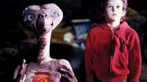 Elliott et son ami E.T., c’était en 1982. Spielberg réussit un chef-d’œuvre que le temps n’altère pas. © D.R.