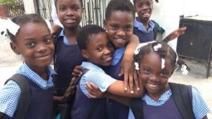 Les petites écolières de l’école Marie Auxiliatrice viennent de quartiers très populaires. © V.K