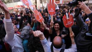 L’annonce a déclenché des cris de joie parmi les militants rassemblés à Santiago. © AFP