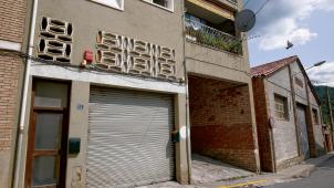 La façade de la mosquée de Ripoll où officiait l’imam Abdelbaki es Satty, cerveau des attentats de Catalogne ©Belgaimage
