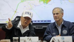 Donald Trump et le gouverneur du Texas, ce 29 août © Reuters