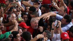 Vénéré, adulé par les plus modestes, Lula voit les charges judiciaires s’accumuler. © Reuters.