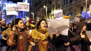 La semaine dernière, des milliers de personnes ont défilé  dans les principales villes espagnoles pour soutenir la victime.
