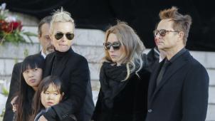 Laeticia Hallyday, Jade Hallyday, Joy Hallyday, Laura Smet et David Hallyday lors des funérailles du chanteur.