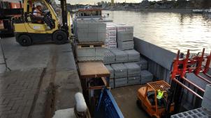Le transport de matériaux de construction représente près de 60 % du trafic fluvial bruxellois.