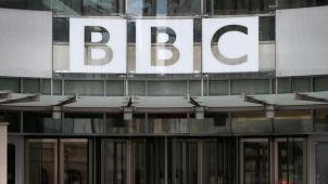 Même la BBC a dû passer par une cure d’amaigrissement radicale (2.000
emplois supprimés, 20
% d’économies).