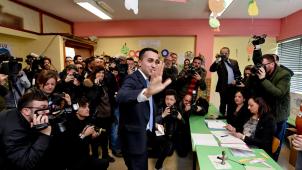 Entre le Mouvement 5 étoiles, mené par Luigi Di Maio (photo), la Ligue du Nord et les Frères d’Italie, les formations populistes ou eurosceptiques pourraient avoir obtenu jusqu’à 50 % des voix.
