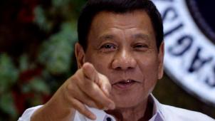 Robert Duterte pointe un doigt accusateur sur la CPI. Le président philippin, réputé pour ses outrances et ses débordements, a décidé de claquer la porte de l’instance judiciaire internationale.