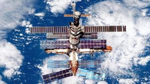 La station spatiale russe Mir, vieille de 15 ans, s’est désintégrée vendredi dans l’atmosphère. © EPA