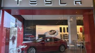Tesla rappelle 123.000 véhicules de sa gamme Model S en raison d’une corrosion excessive observée sur les boulons de direction assistée de ces modèles. Une infortune de plus.