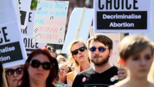 Manifestation pour la légalisation de l’avortement, le 28 mai dernier à Belfats
: une mobilisation qui s’intensifie depuis le verdict du vote en République d’Irlande.