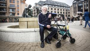 Michel Schwan fait partie des seniors heureux de vivre à Louvain-la-Neuve. Seul point noir pour lui, la mobilité. C’est surtout le cas quand il doit se rendre à la clinique Saint-Pierre.