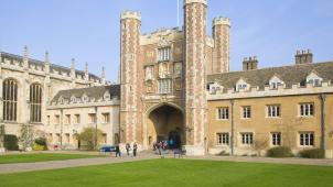 L’Université britannique de Cambridge est la première université européenne du classement
: troisième.