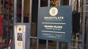 Dans le sillage d’Airbnb, une société comme Smartflats propose des appartements aseptisés.