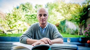 Yves de Locht pratique des euthanasies depuis quinze ans, en Belgique. Il témoigne aujourd’hui dans un livre publié en France.