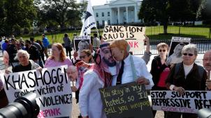 Un peu partout dans le monde (comme ici devant la Maison-Blanche le 19 octobre dernier), des voix s’élèvent pour que les pays occidentaux cessent de privilégier 
leurs intérêts économiques et adoptent une position nettement plus ferme vis-à-vis du régime saoudien.