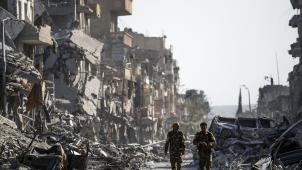 Il y a quelques mois, la coalition internationale reconnaissait que la campagne de Raqqa avait fait 23 morts civils. Après la publication du rapport d’Amnesty, elle a revu ce chiffre à la hausse pour le porter à 77 tués. Selon Donatella Rovera, elle en est aujourd’hui à 104.
