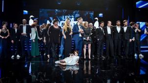 La grande famille du cinéma belge représentée par tous les lauréats 2019 au centre duquel le grand vainqueur Guillaume Senez, Magritte du meilleur réalisateur, et l’actrice Lucie Debay (meilleur second rôle).