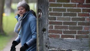 la Première ministre britannique Theresa May s’est lancée dans une bataille sur deux fronts, pour tenter d’obtenir des concessions de l’Union européenne, tout en essayant de convaincre les parlementaires de changer d’avis.
