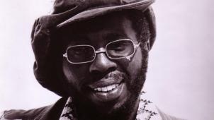 Curtis Mayfield en 1973
: un son, une voix, un style tout en élégance, l’âge d’or de la soul.